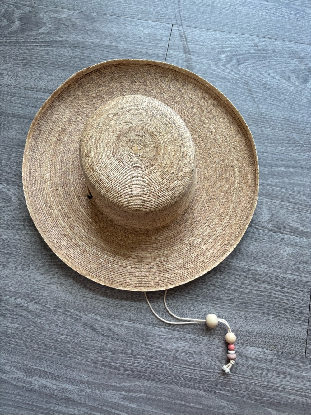 Lack Of Color Natural Palm-Leaf Straw Hat with Chin Cord - Picture 2 of 5